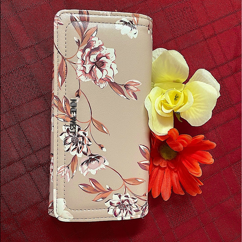 Gorgeous Nine West floral wallet.